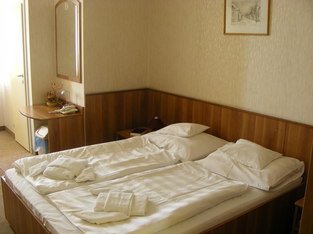 Hary Hotel Κεσκεμέτ Δωμάτιο φωτογραφία